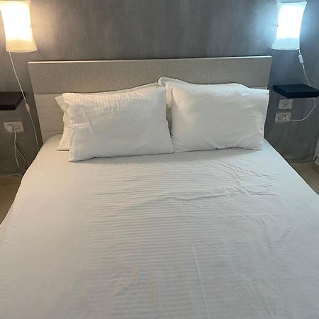 Llalis Luxury Apartment Ейлат Екстериор снимка